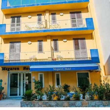 Megaron Hotel بوزالو المظهر الخارجي الصورة