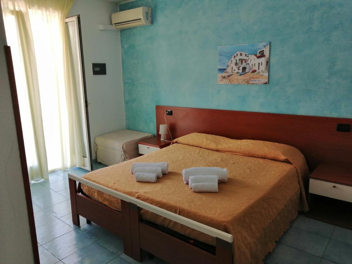Megaron Hotel بوزالو المظهر الخارجي الصورة