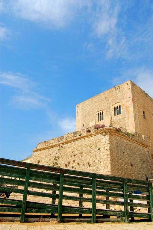 Megaron Hotel بوزالو المظهر الخارجي الصورة