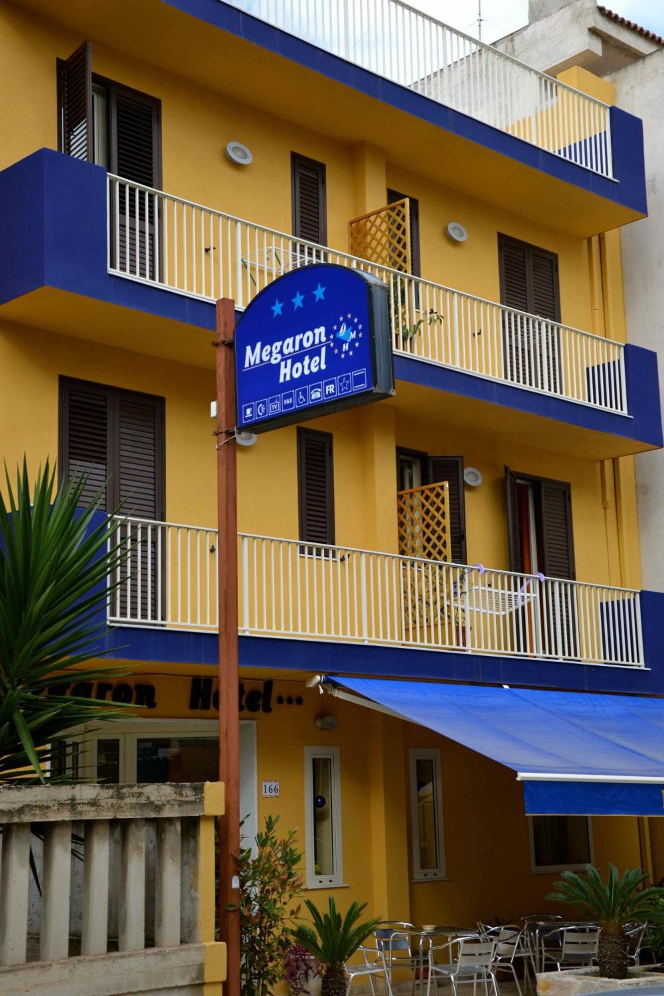 Megaron Hotel بوزالو المظهر الخارجي الصورة