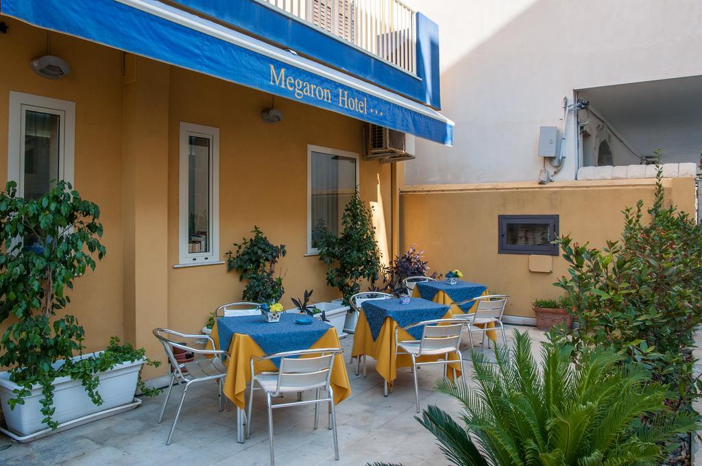 Megaron Hotel بوزالو المظهر الخارجي الصورة