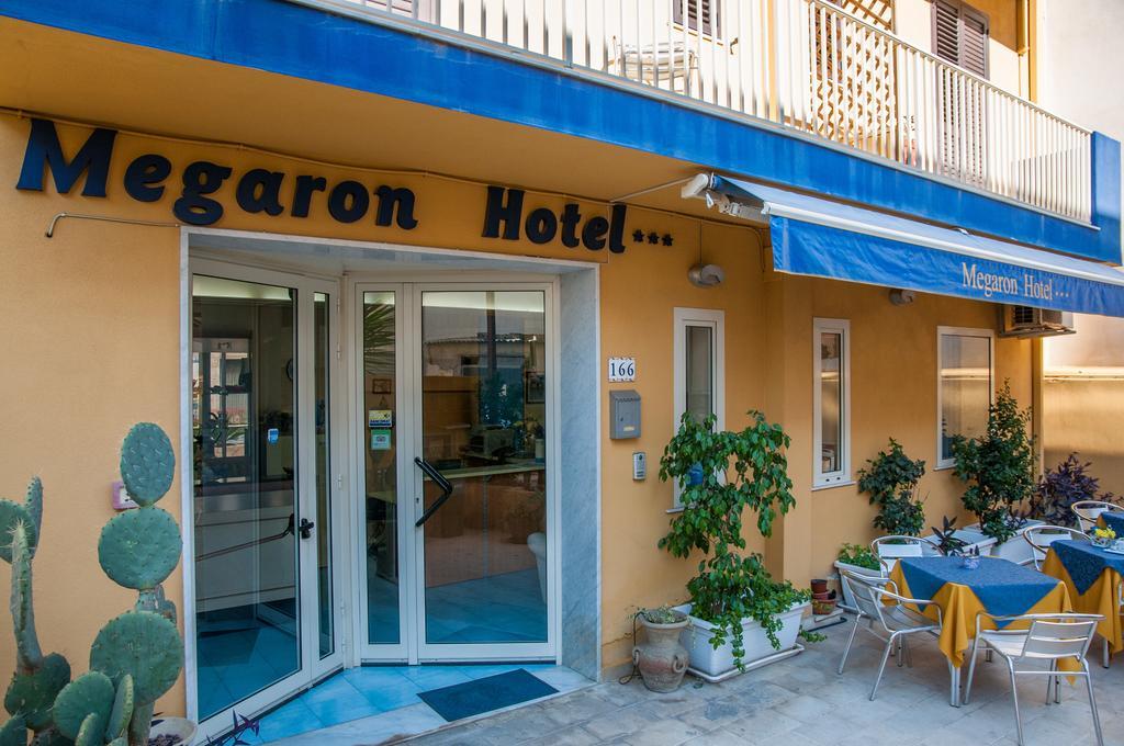 Megaron Hotel بوزالو المظهر الخارجي الصورة
