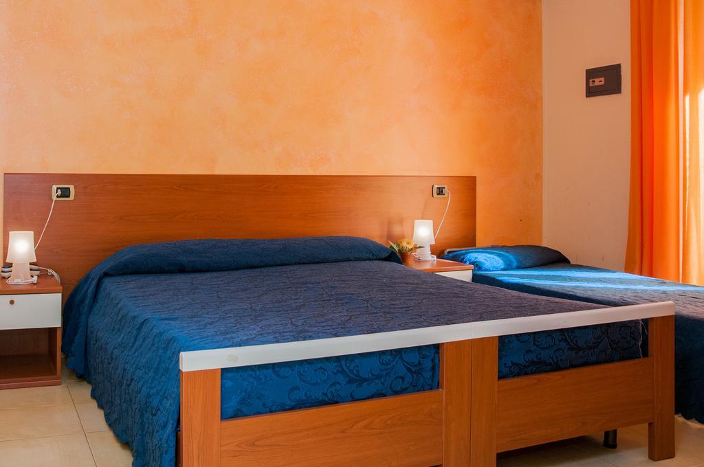 Megaron Hotel بوزالو المظهر الخارجي الصورة
