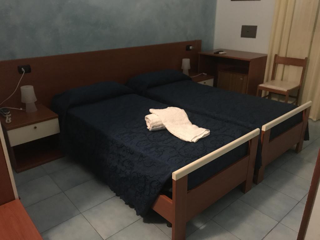 Megaron Hotel بوزالو المظهر الخارجي الصورة